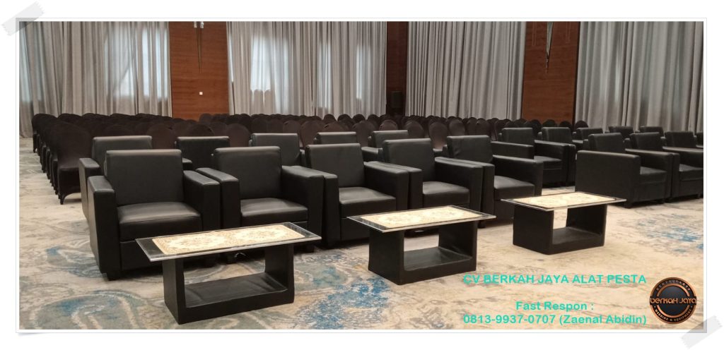 Sewa Sofa Type Double Single Warna Hitam Dan Putih Di Jakarta